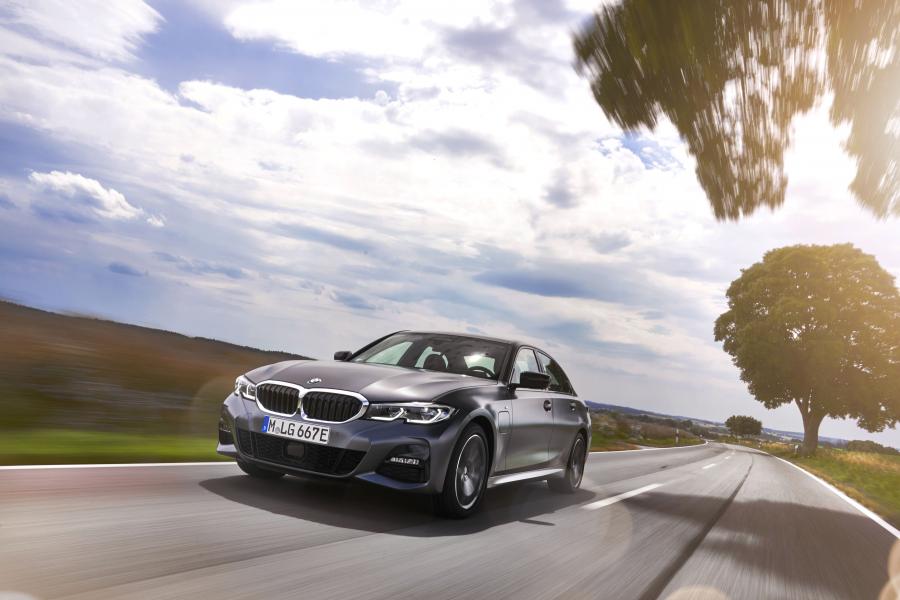  BMW 330e M Sport (G20) 2019 года  (WW) (фото 8 из 40)